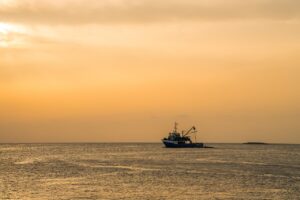 火葬式にかかる葬祭費の補助はどのように受けられるの？