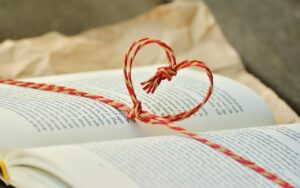 家族葬を安く行うための葬儀社の選び方は？